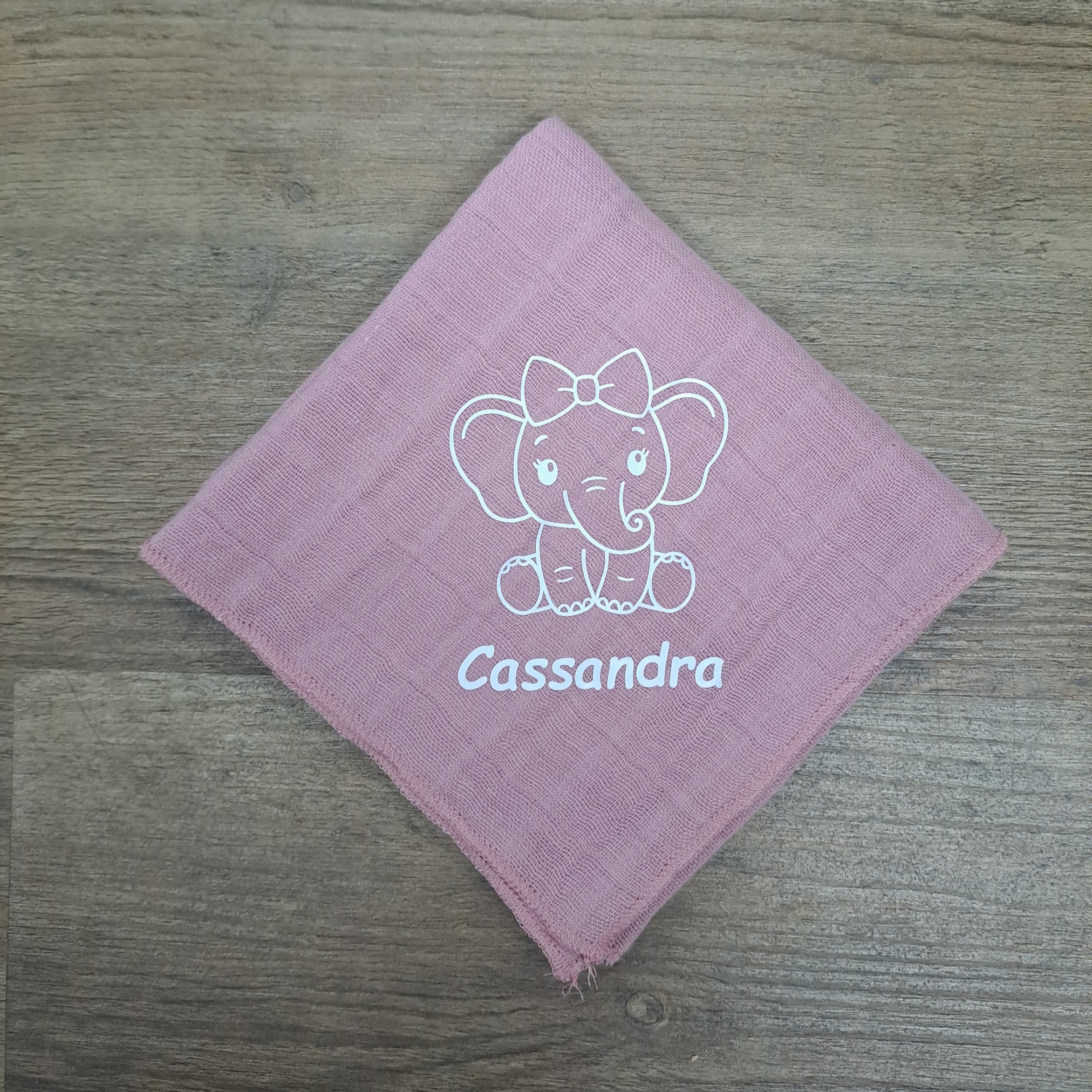 Nuscheli Elefant weiblich, diverse Farben