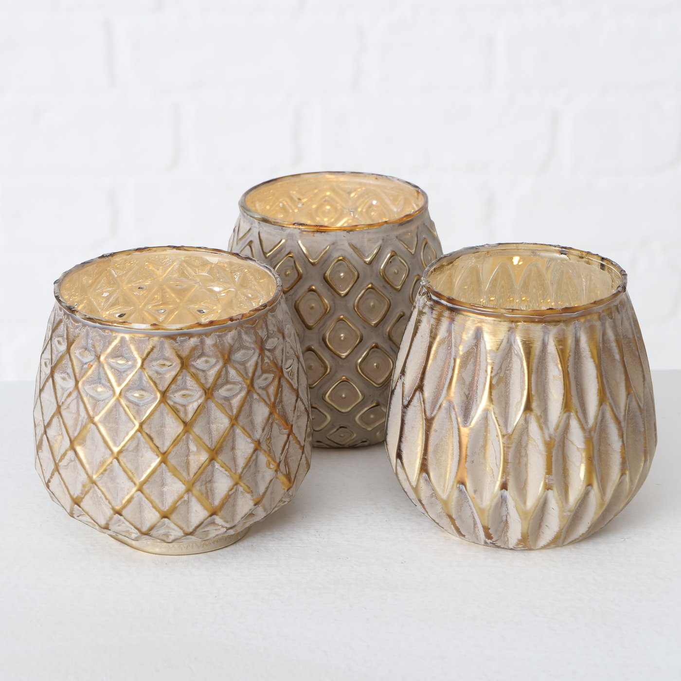 Windlicht Yamuna – Handgearbeitetes Glas-Windlicht in Beige & Gold