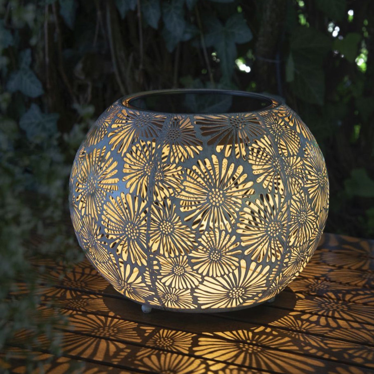 Solar Antic Globe Blossom