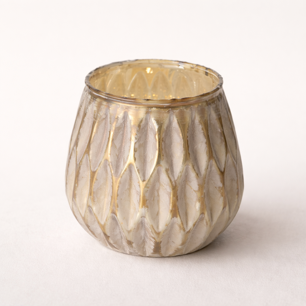 Windlicht Yamuna – Handgearbeitetes Glas-Windlicht in Beige & Gold