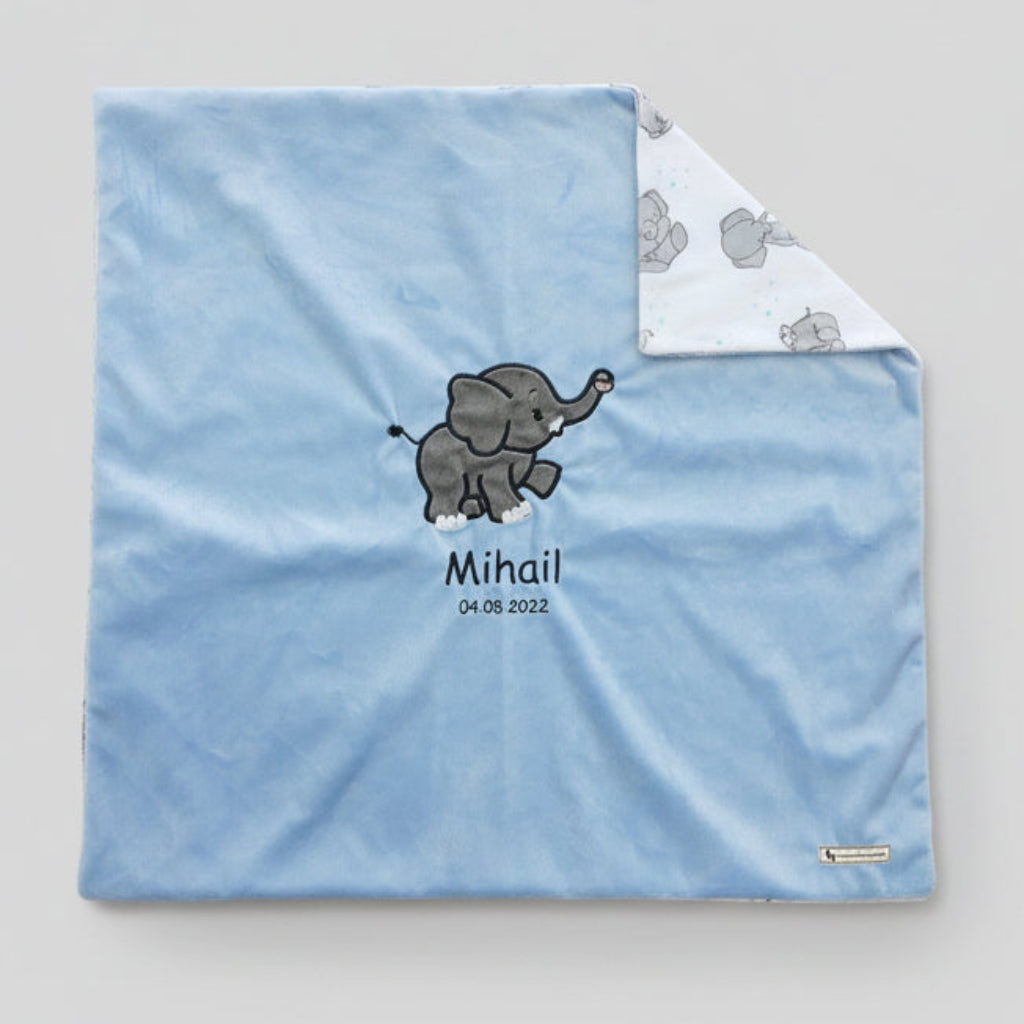 kuschelige Babydecke mit Elefantenmotiv in hellblau aus Minky-Polyester in Grösse 73 x 73 cm Swiss Made