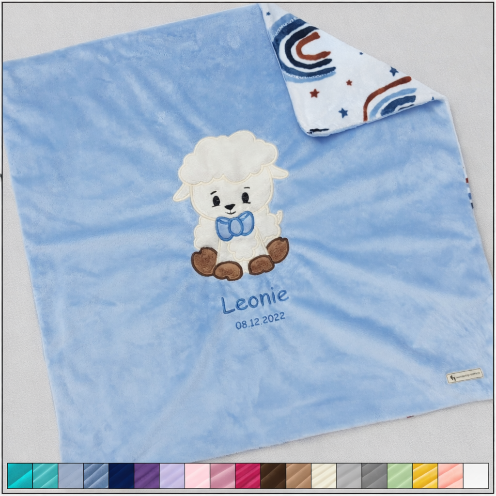 Kuschelige Babydecke mit Schafmotiv in hellblau aus Minky-Polyester, 73 x 73 cm Swiss Made