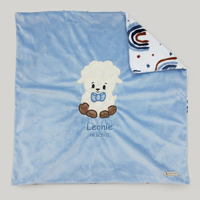 Kuschelige Babydecke mit Schafmotiv in hellblau aus Minky-Polyester, 73 x 73 cm Swiss Made