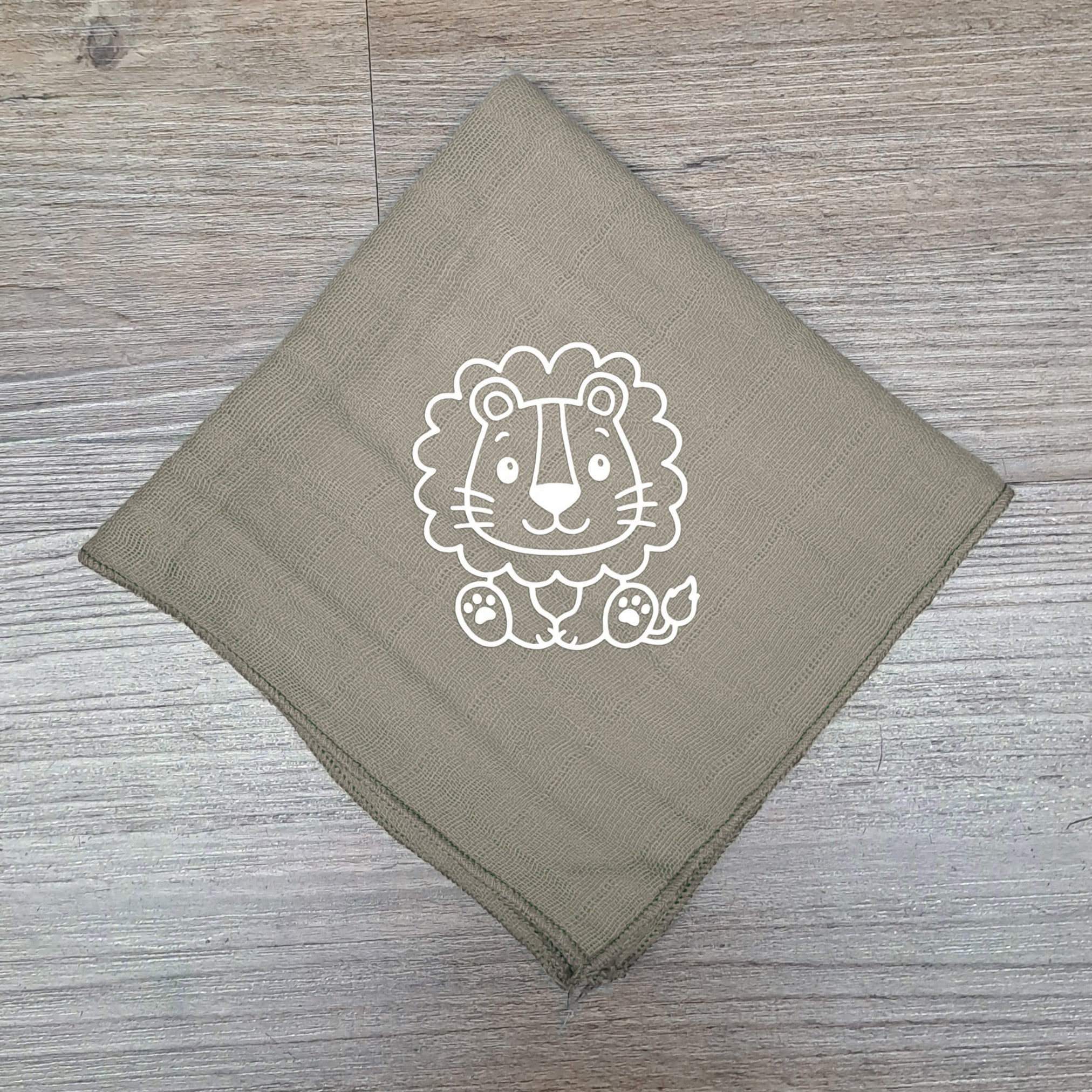 Nuscheli in taupe mit Löwe, handgefertigt in der Schweiz